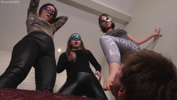Beautiful Girls – Cruel Domination – Girls Spit In The Loser S Face