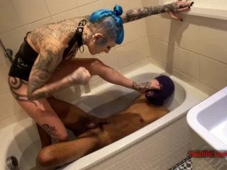 Sadistic Queens – Squishysax – Mistress Bliss – Stomping And Dunking screenshot 7