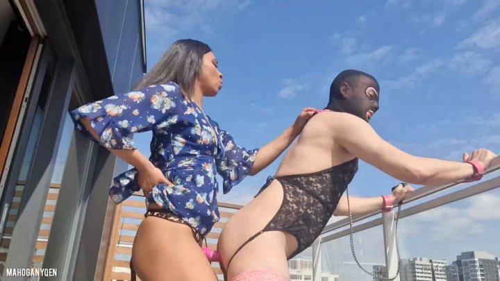 MahoganyQen – Harsh Fuck My Sissy Slut On Balcony