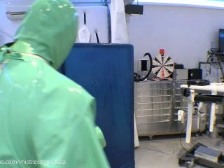 Miss Miranda – From London With Glove 1 screenshot 6