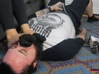 Footpunkz – Cum To My Feet While I Play On My Phone screenshot 2