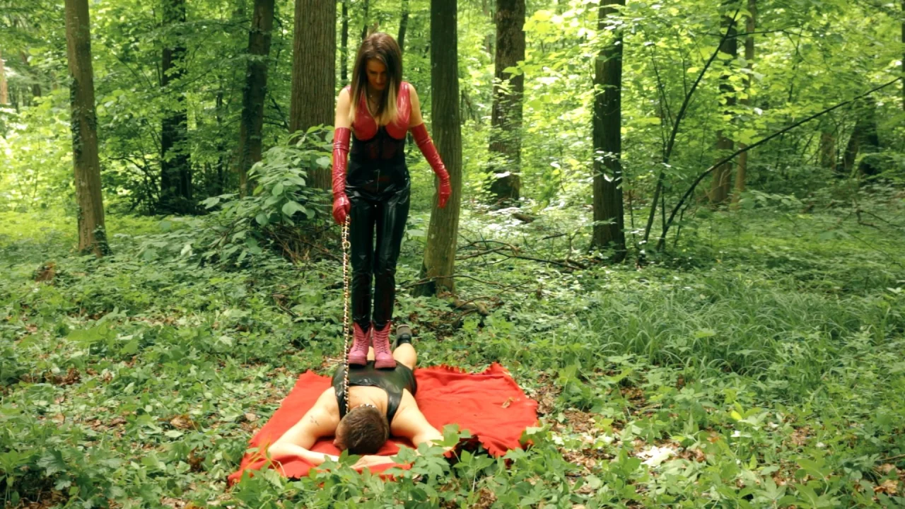 NoirQueenie – Pet Training Trampling In The Woods