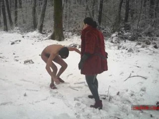 Sadistic Queens – Squishysax – Mistress Luna – Beaten In The Freezing Snow screenshot 4