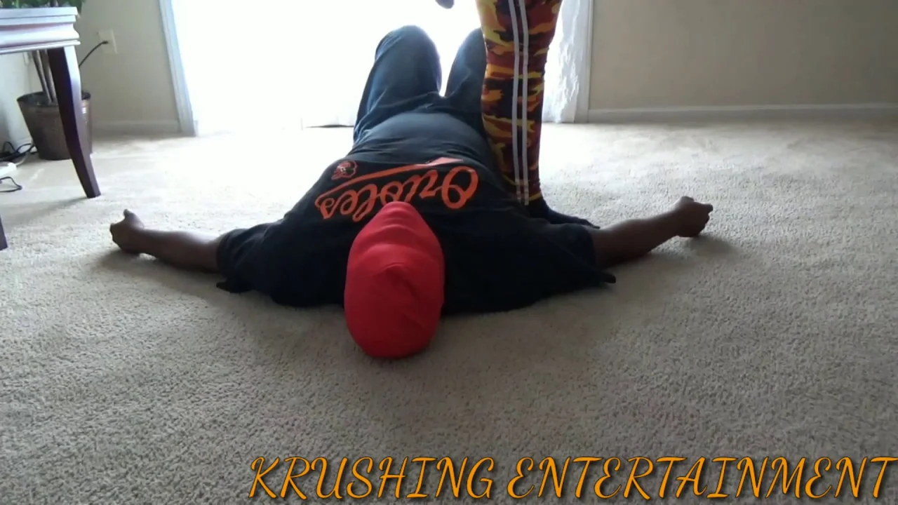 Krushing Entertainment – Queen Krusha And Princess Karachi – Krushing Lessons