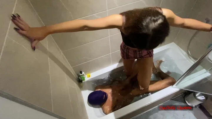 Louise – Stomping And Dunking