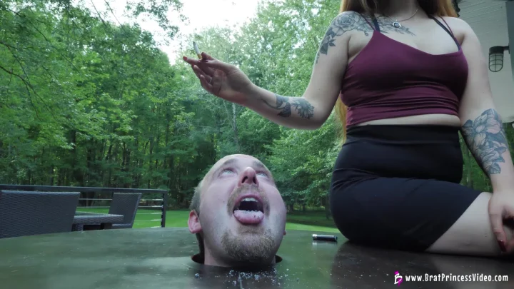 RILEY – HEAD IN TABLE HUMAN ASHTRAY